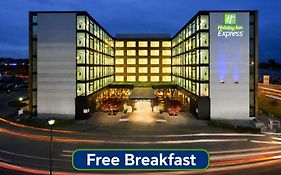 Holiday Inn Express Zürich Airport, an IHG Hotel